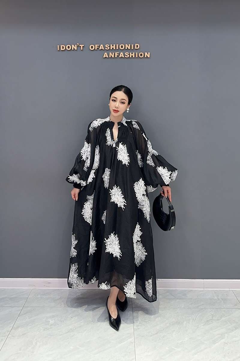 モード系ファッション｜エレガントなマキシワンピース｜立体刺繍｜オーガンジー｜リボンデザイン