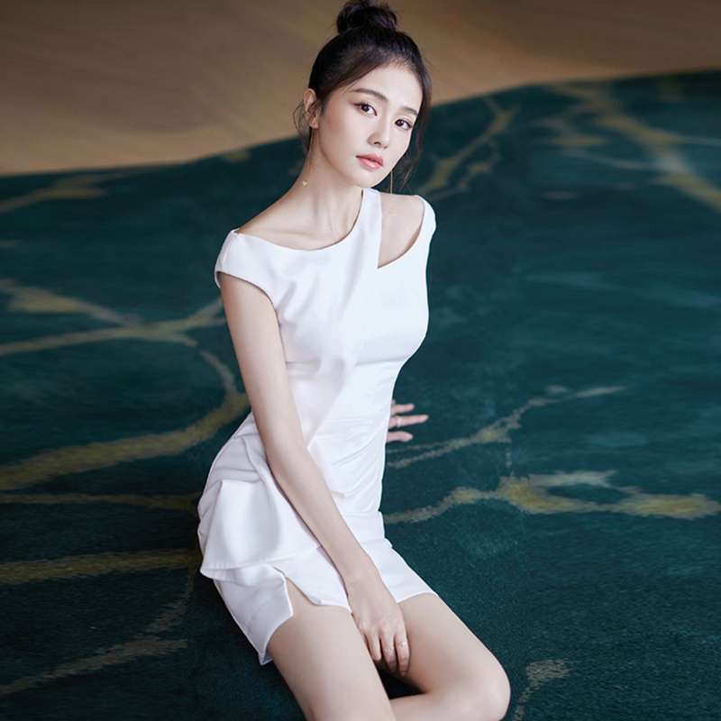 モード系ファッション エレガントなワンショルダーミニドレス