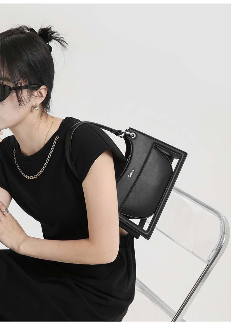 モード系ファッション モダンフレームハンドバッグ "オープン"