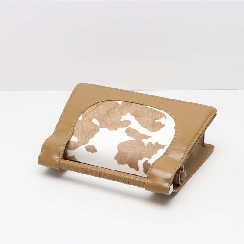 モード系ファッション カウハイドパターン レザーハンドバッグ