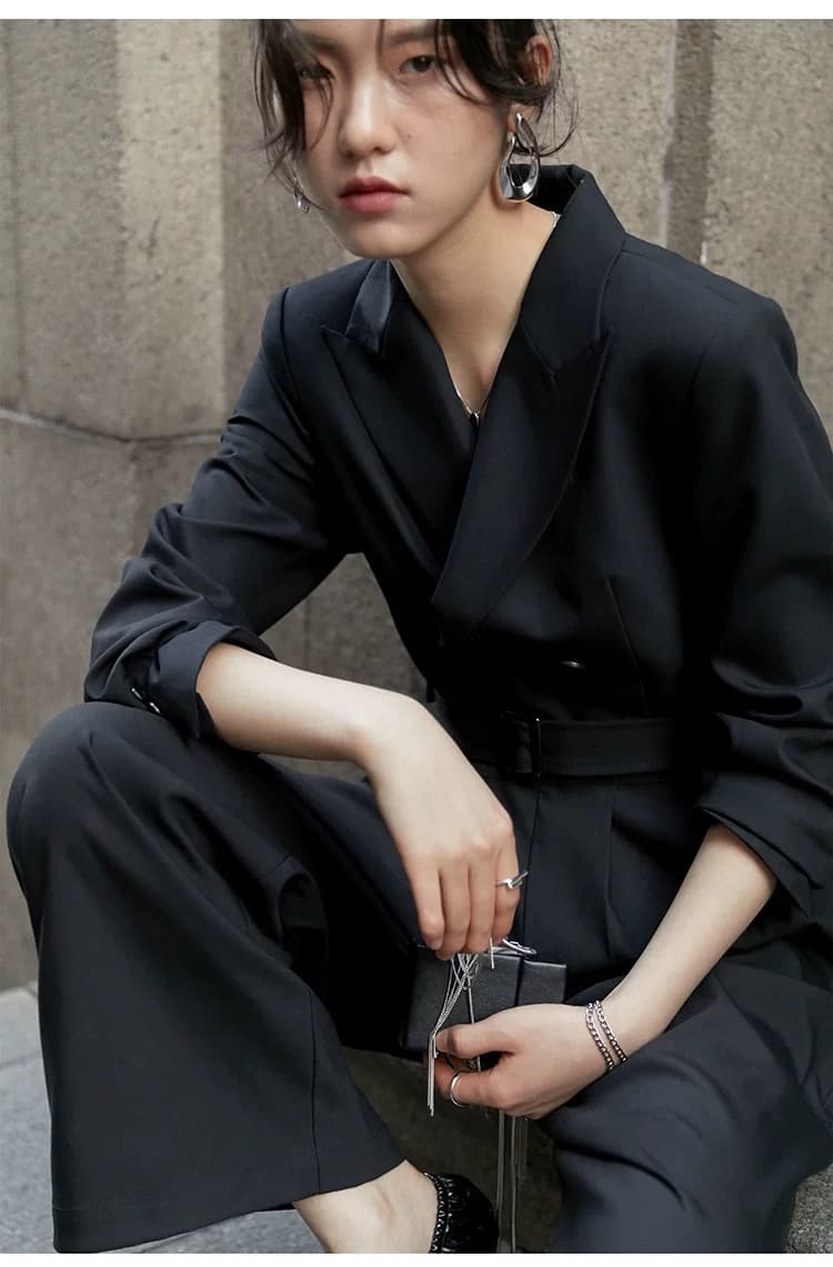 モード系ファッションモード系（骨格別スタイリング提案付き）｜【S〜Lサイズ】美脚シルエット叶う！洗練モードな黒のオールインワン