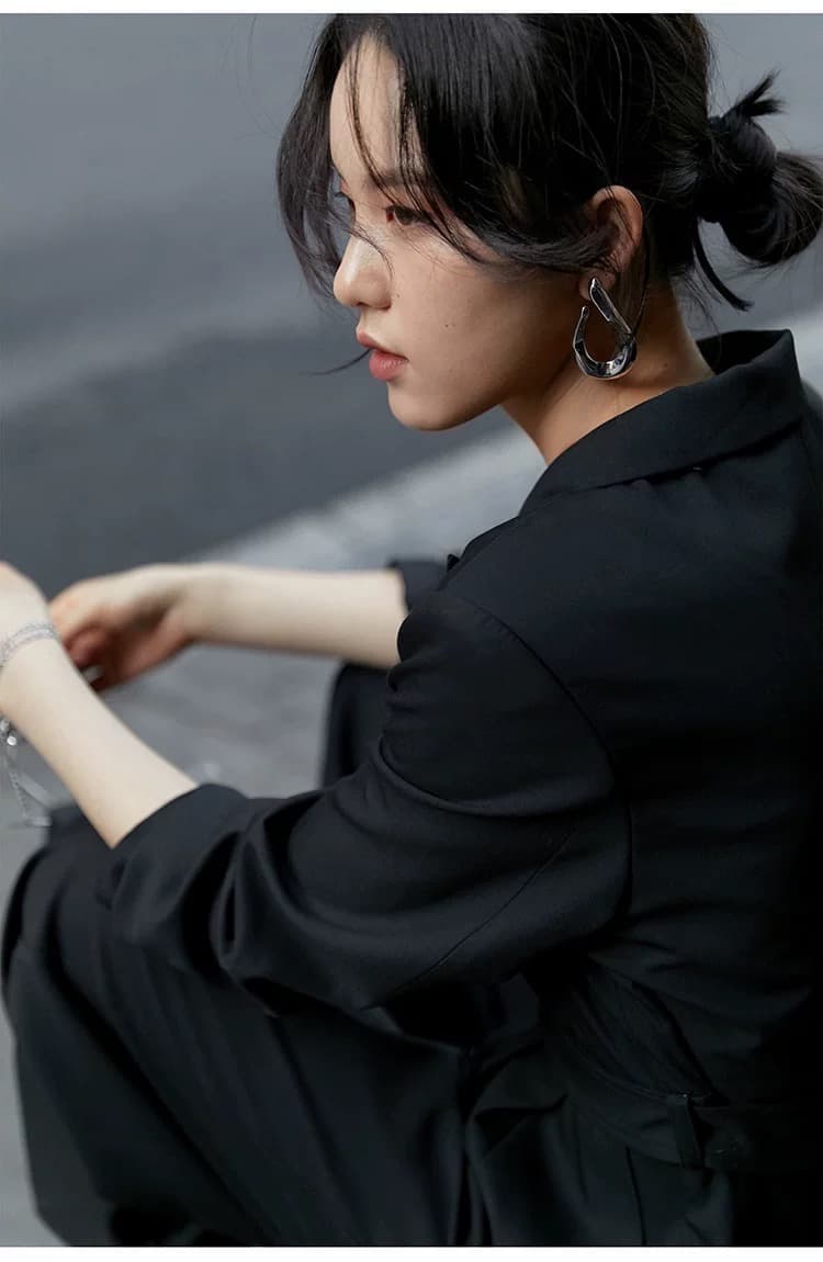 モード系ファッションモード系（骨格別スタイリング提案付き）｜【S〜Lサイズ】美脚シルエット叶う！洗練モードな黒のオールインワン