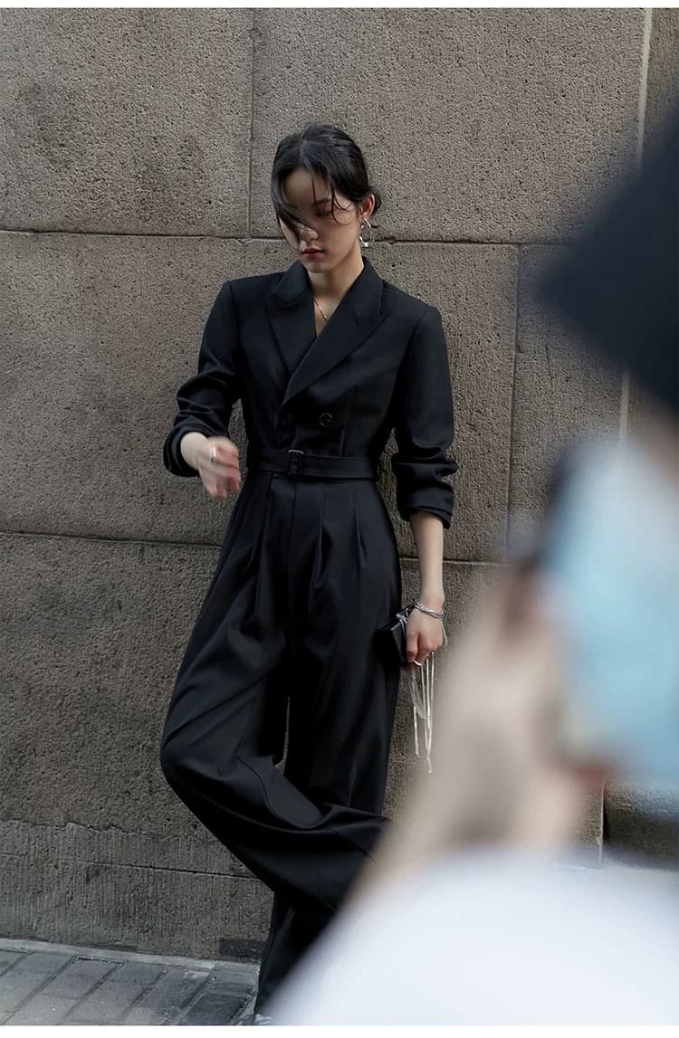 モード系ファッションモード系（骨格別スタイリング提案付き）｜【S〜Lサイズ】美脚シルエット叶う！洗練モードな黒のオールインワン