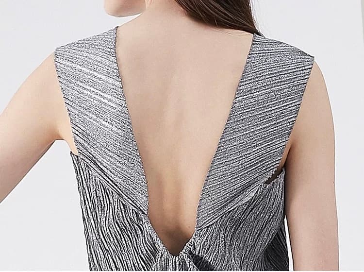 モード系ファッション全10色展開】イッセイミヤケ風 プリーツセットアップワンピース（ノースリーブ×巻きトップス）