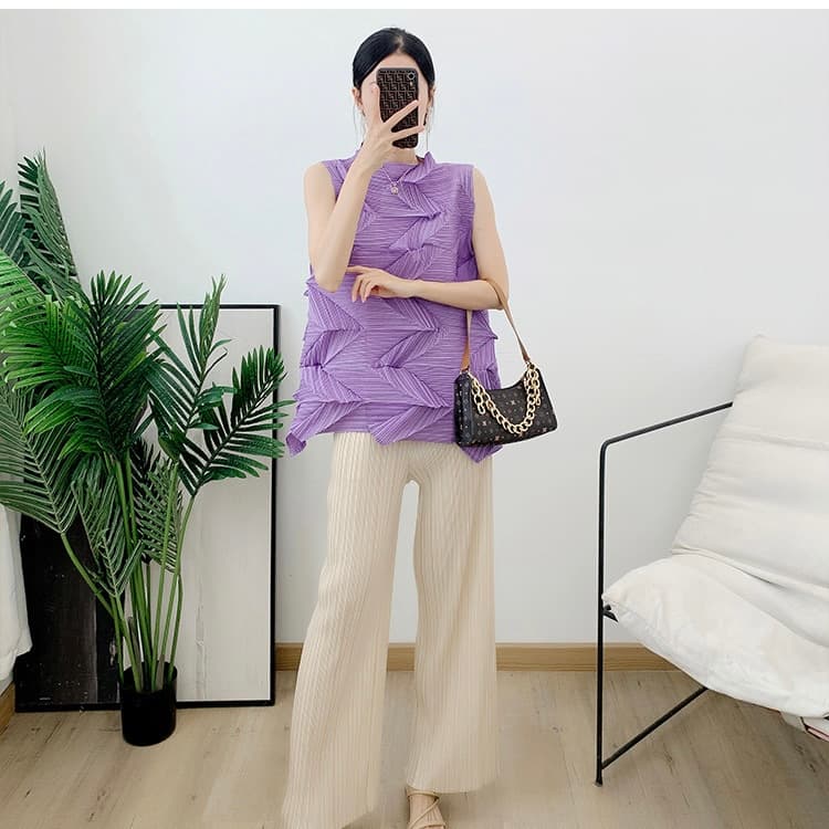 モード系ファッション立体プリーツデザインノースリーブトップス「個性を引き出すモードスタイル」