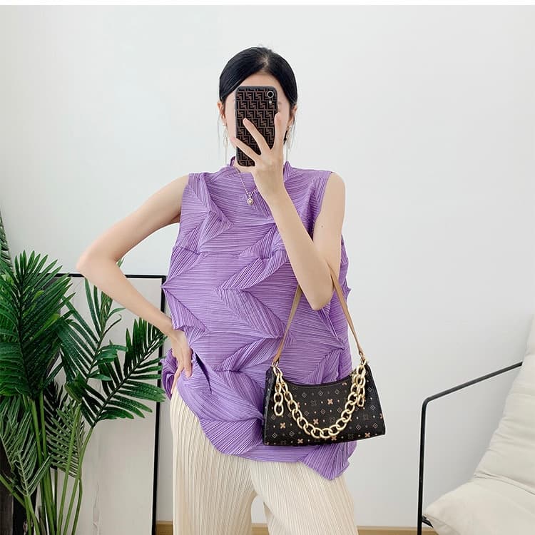 モード系ファッション立体プリーツデザインノースリーブトップス「個性を引き出すモードスタイル」