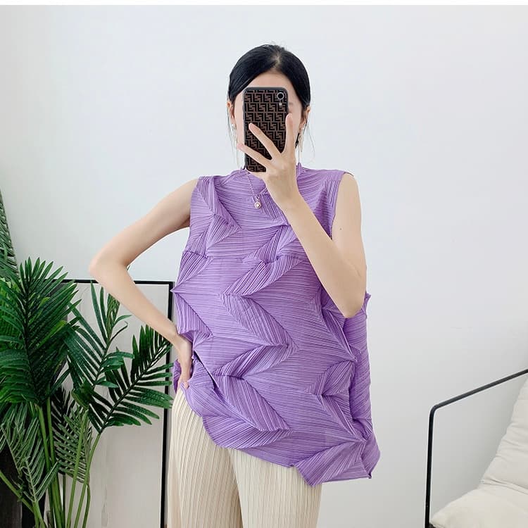 モード系ファッション立体プリーツデザインノースリーブトップス「個性を引き出すモードスタイル」