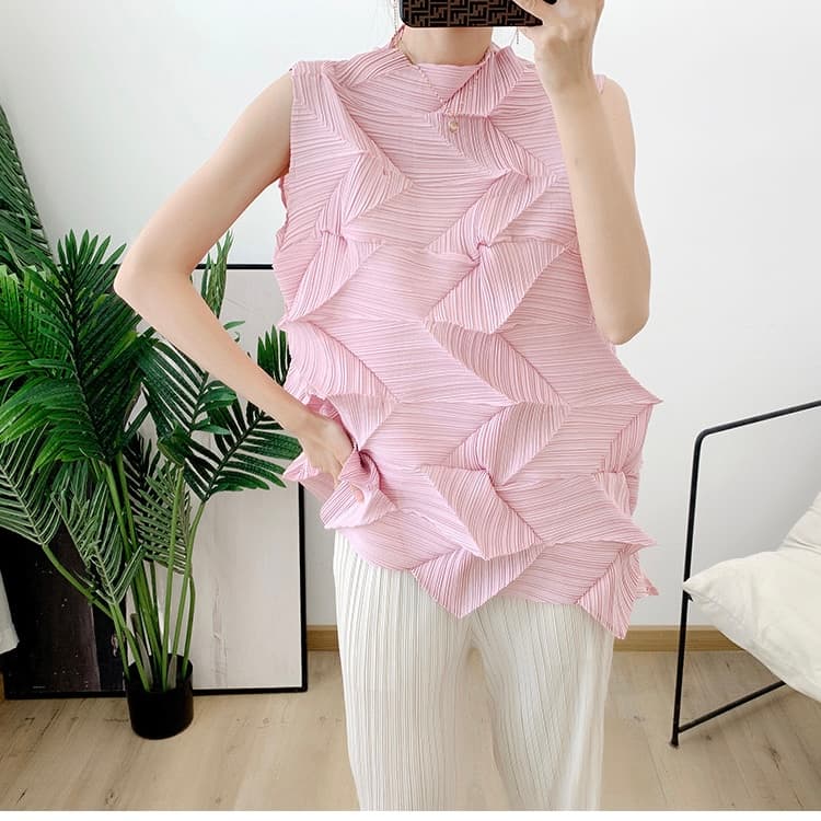 モード系ファッション立体プリーツデザインノースリーブトップス「個性を引き出すモードスタイル」