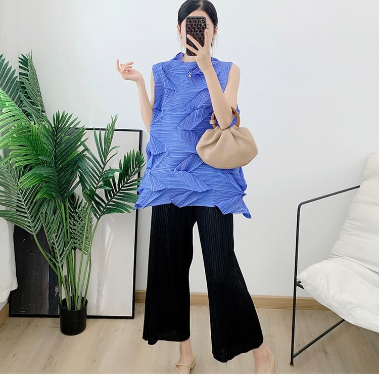 モード系ファッション立体プリーツデザインノースリーブトップス「個性を引き出すモードスタイル」