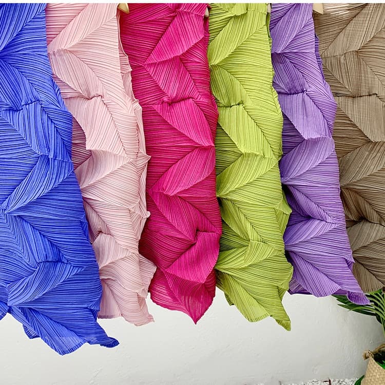 モード系ファッション立体プリーツデザインノースリーブトップス「個性を引き出すモードスタイル」