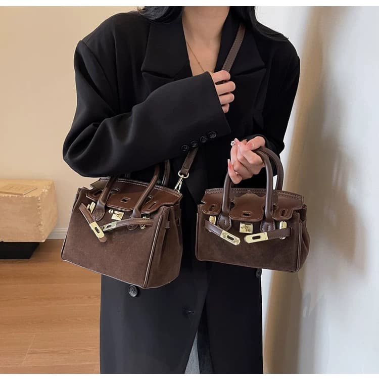 モード系ファッション上品なデザイン＆高機能！2サイズ展開の通勤バッグ