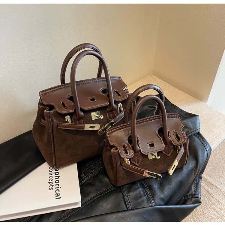 モード系ファッション上品なデザイン＆高機能！2サイズ展開の通勤バッグ