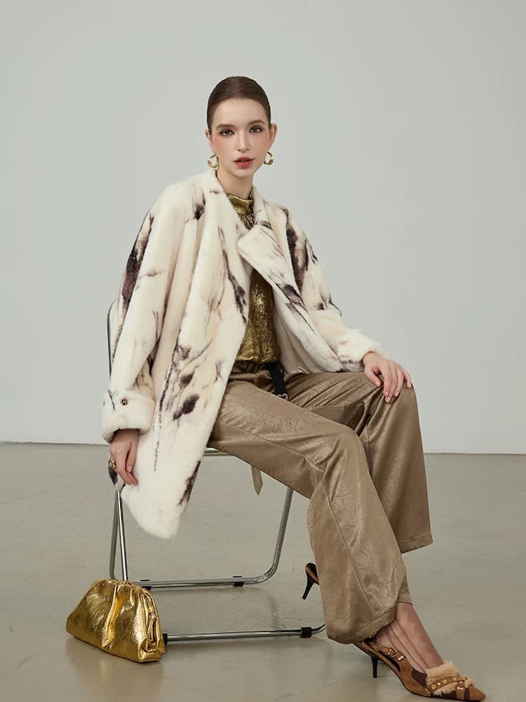 モード系ファッションエレガントなタイダイ柄フェイクファーコート - 冬の主役アウター