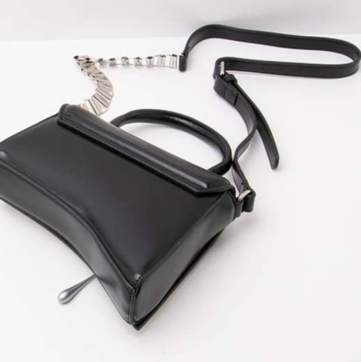 モード系ファッション アートな存在感。メルティドリップハンドバッグ｜ミニサイズ・ショルダー付属