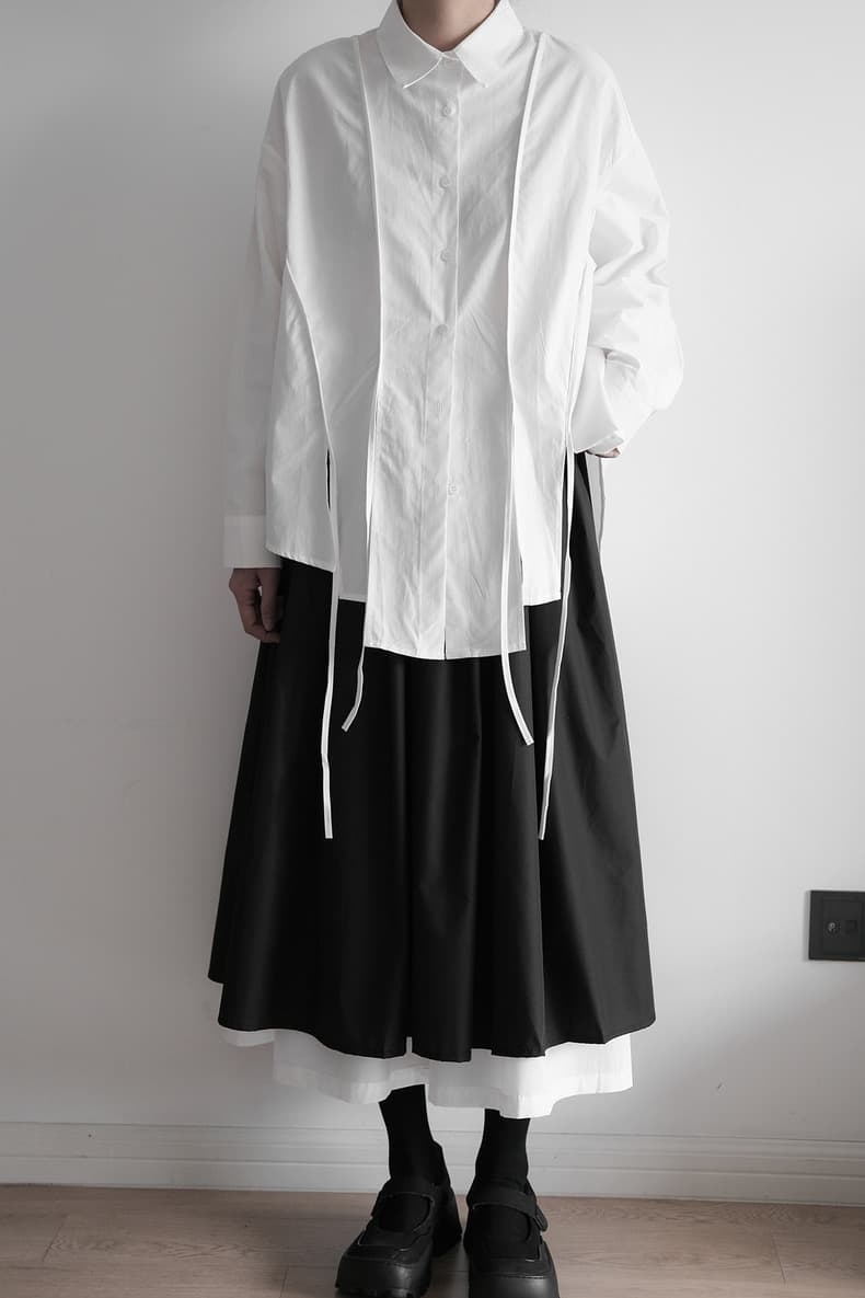 モード系ファッション【ユニセックス対応】アシンメトリースリット入りワイドシャツ（長袖／ホワイト|ブラック）