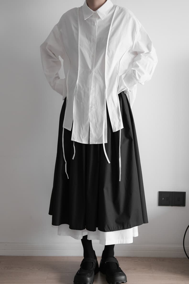 モード系ファッション【ユニセックス対応】アシンメトリースリット入りワイドシャツ（長袖／ホワイト|ブラック）