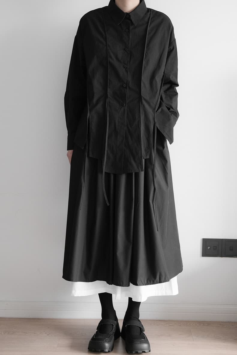 モード系ファッション【ユニセックス対応】アシンメトリースリット入りワイドシャツ（長袖／ホワイト|ブラック）