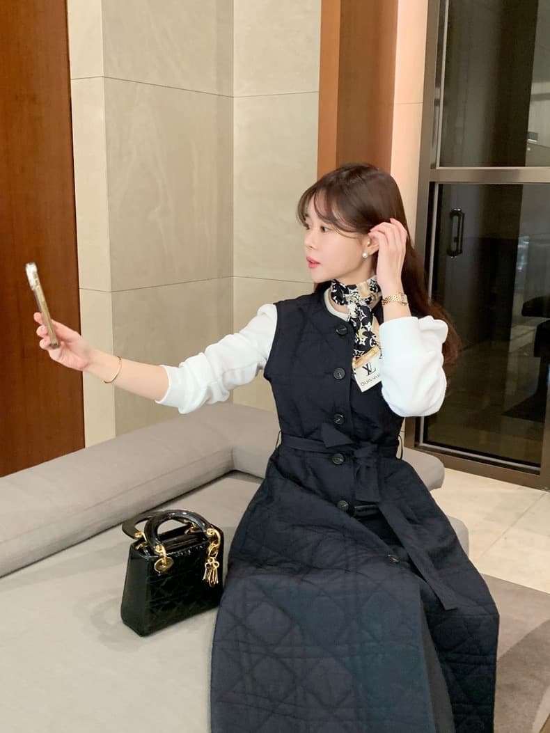 モード系ファッション 【ロング丈Aラインベスト＋ショート丈アウター（別売り）】  秋冬の重ね着に映える、上品キルティングレイヤードアイテム