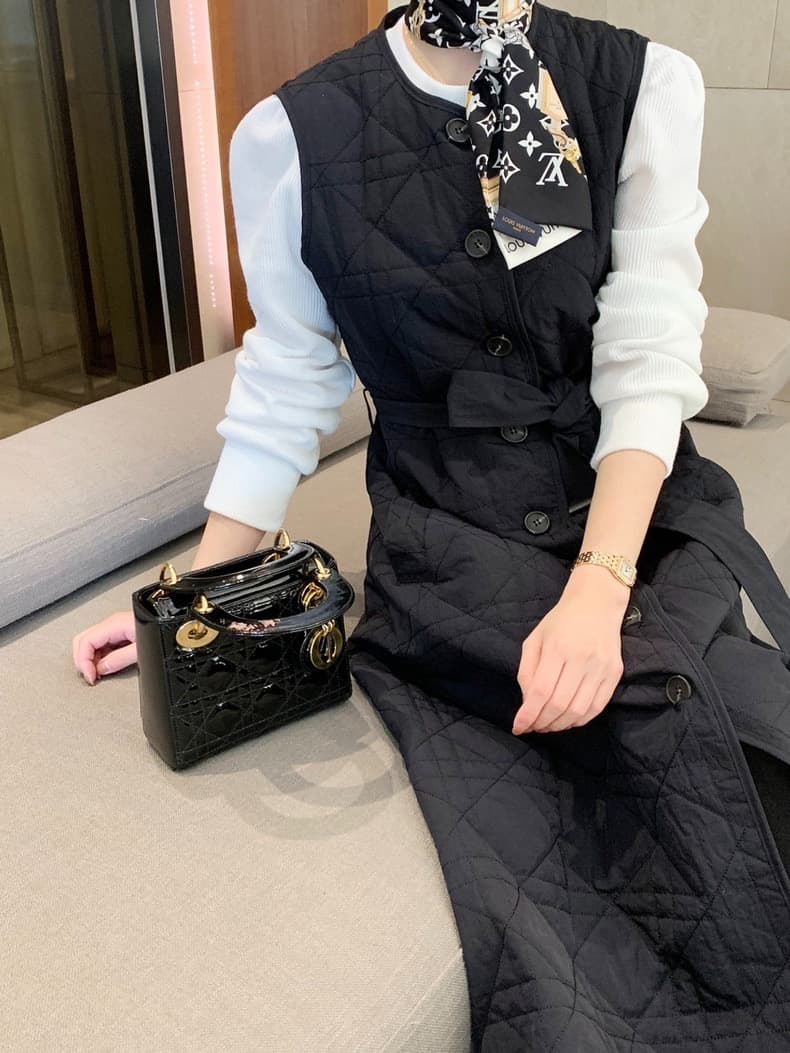 モード系ファッション 【ロング丈Aラインベスト＋ショート丈アウター（別売り）】  秋冬の重ね着に映える、上品キルティングレイヤードアイテム