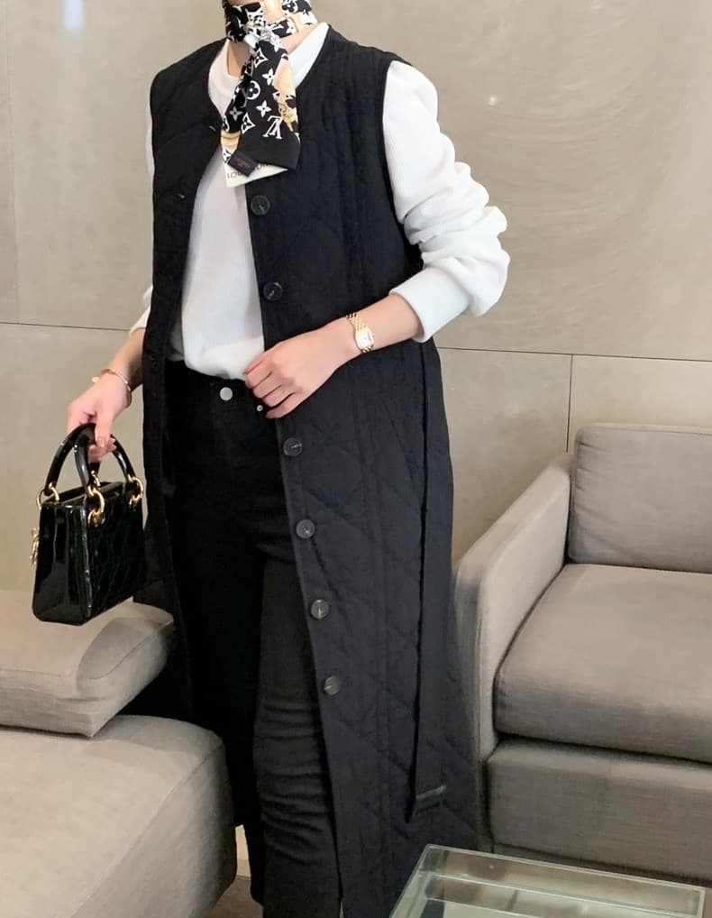 モード系ファッション 【ロング丈Aラインベスト＋ショート丈アウター（別売り）】  秋冬の重ね着に映える、上品キルティングレイヤードアイテム
