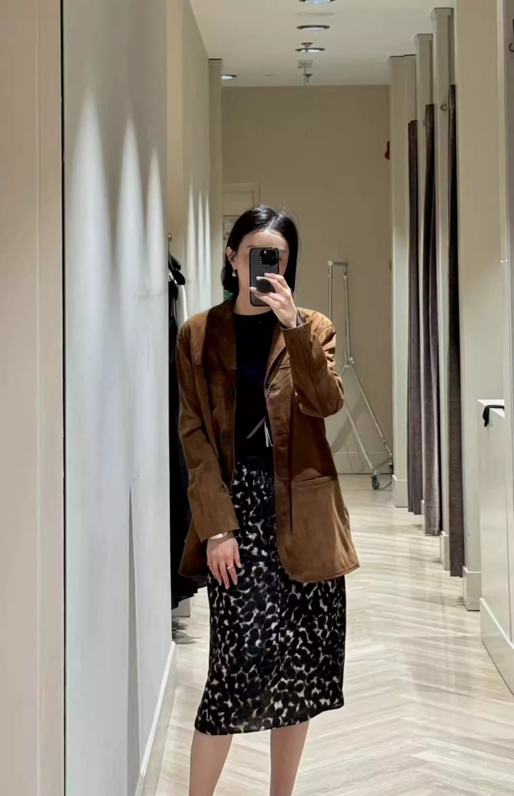 モード系ファッション レオパード柄ミディ丈タイトスカート