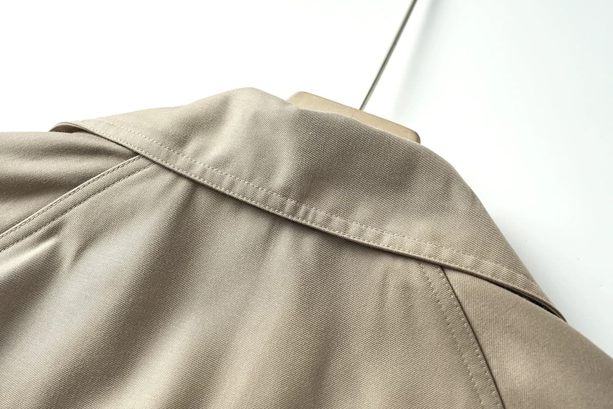 モード系ファッション 高級感漂うトレンチコート｜ロング丈｜ウエストベルト付き｜大人の洗練スタイル