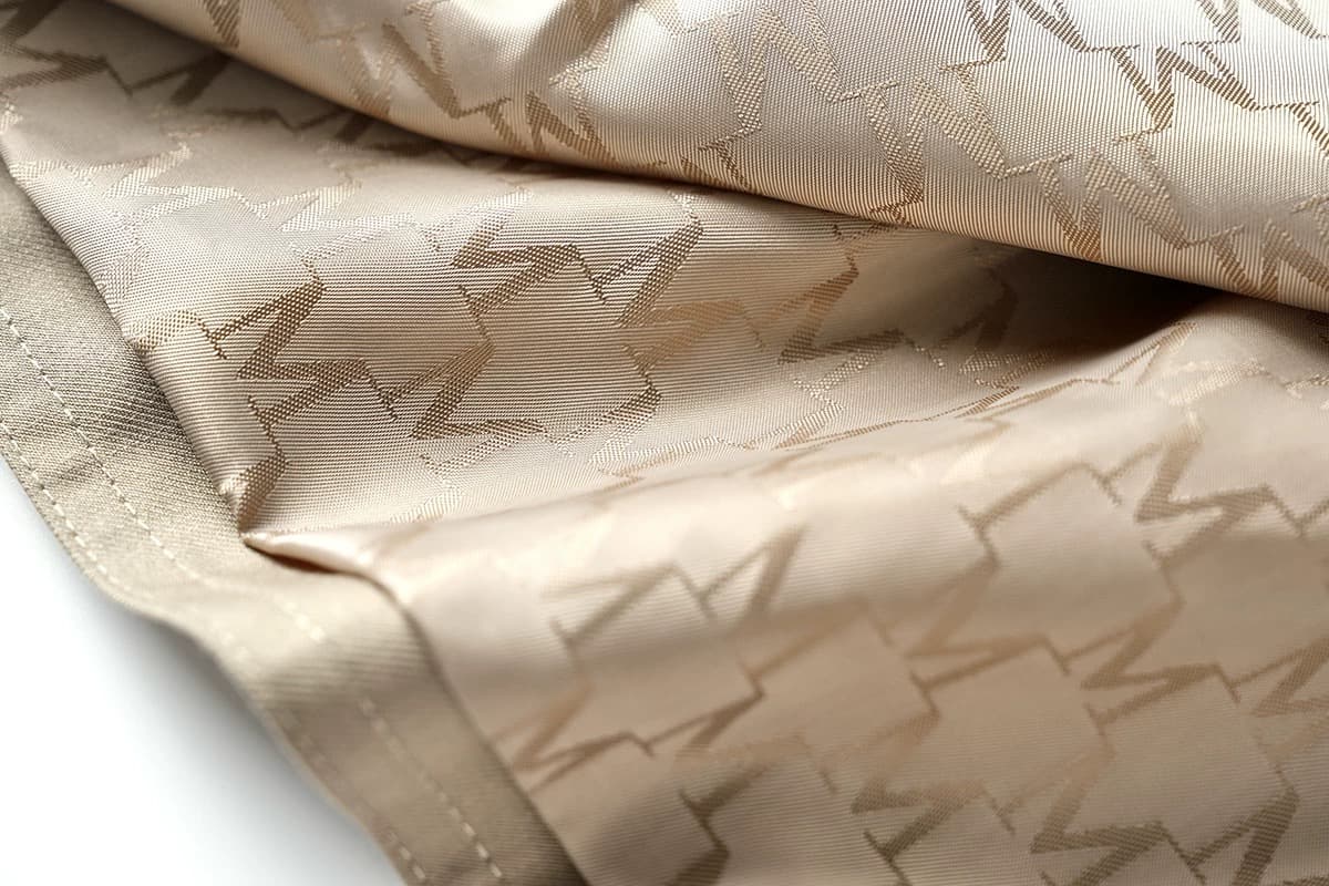 モード系ファッション 高級感漂うトレンチコート｜ロング丈｜ウエストベルト付き｜大人の洗練スタイル