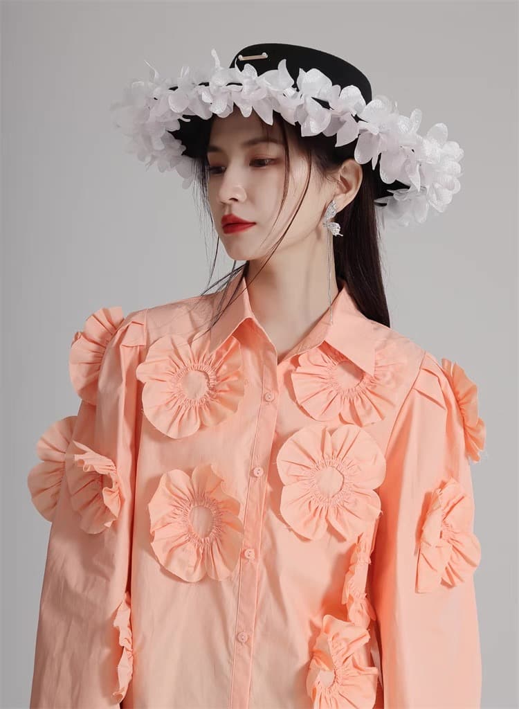 モード系ファッション  立体フラワーモチーフシャツ｜モード×フェミニン｜ボリュームスリーブ｜3色展開