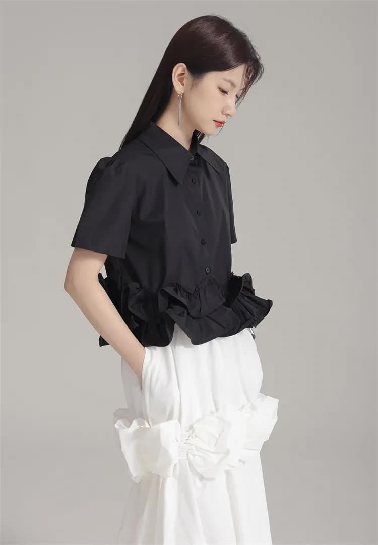 モード系ファッション 3Dフラワーモチーフシャツ｜ボリュームスリーブ｜モード＆エレガント