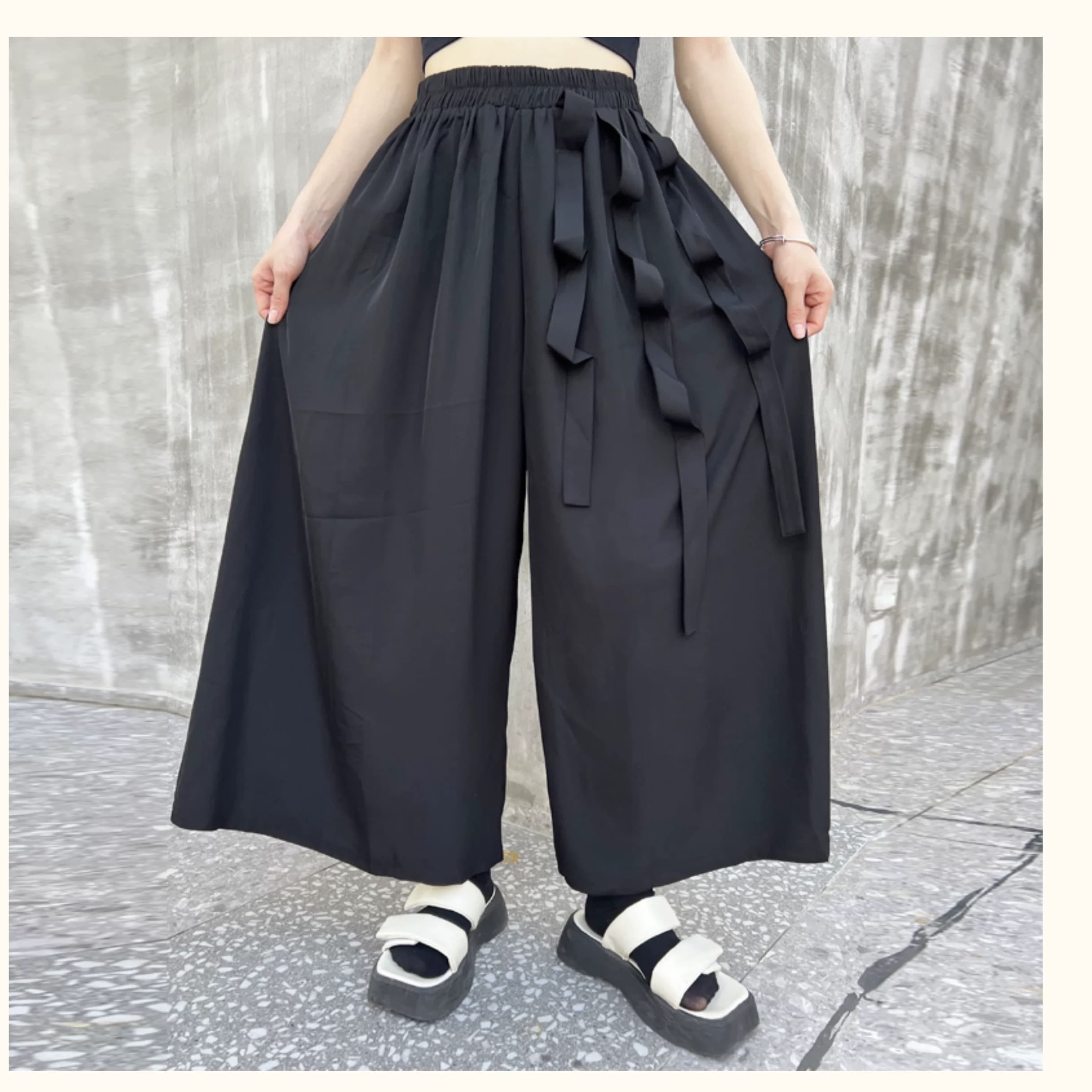 モード系ファッションエフォートレスリボンデザインワイドパンツ - シンプルで洗練された一枚