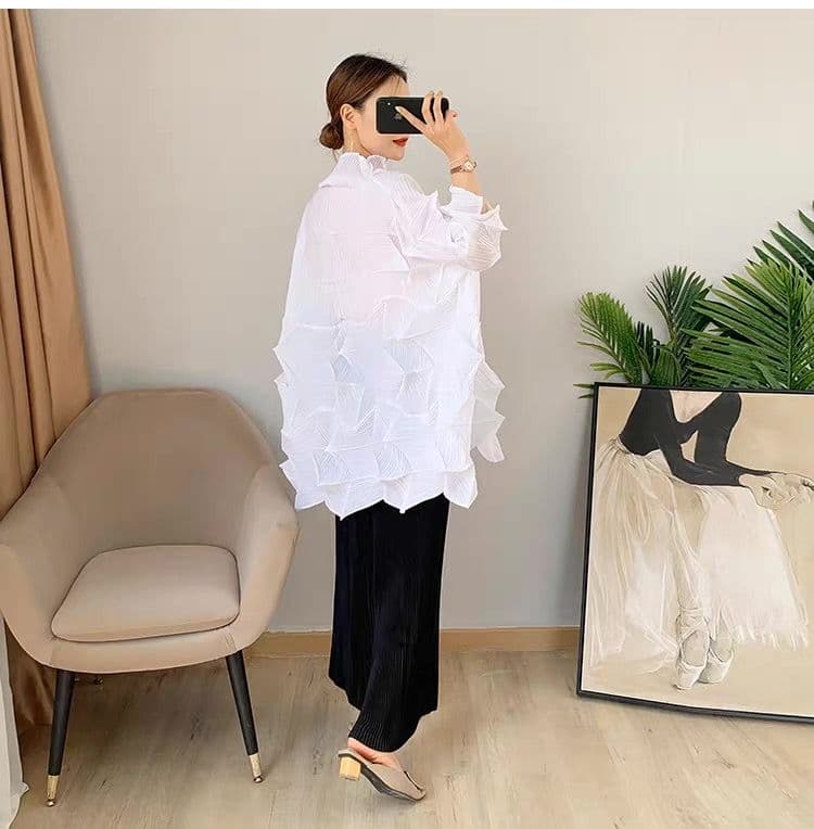 モード系ファッション立体シルエットで魅せる！モード系3Dプリーツトップス｜通気性◎・体型カバー・旬のゆったりデザイン