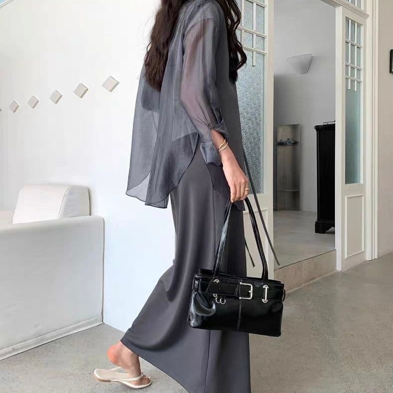 モード系 体型カバーも叶える、涼感アシンメトリーブラウス｜レイヤード風デザイン×フレアスリーブで夏映え確定