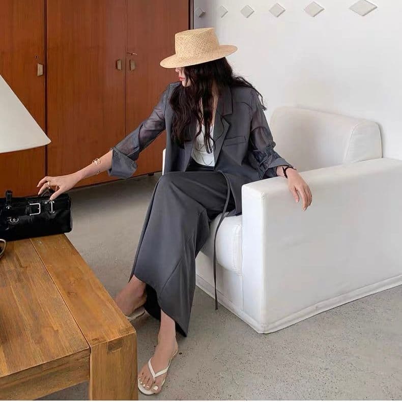 モード系 体型カバーも叶える、涼感アシンメトリーブラウス｜レイヤード風デザイン×フレアスリーブで夏映え確定