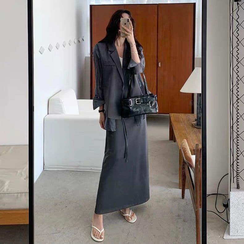 モード系 体型カバーも叶える、涼感アシンメトリーブラウス｜レイヤード風デザイン×フレアスリーブで夏映え確定