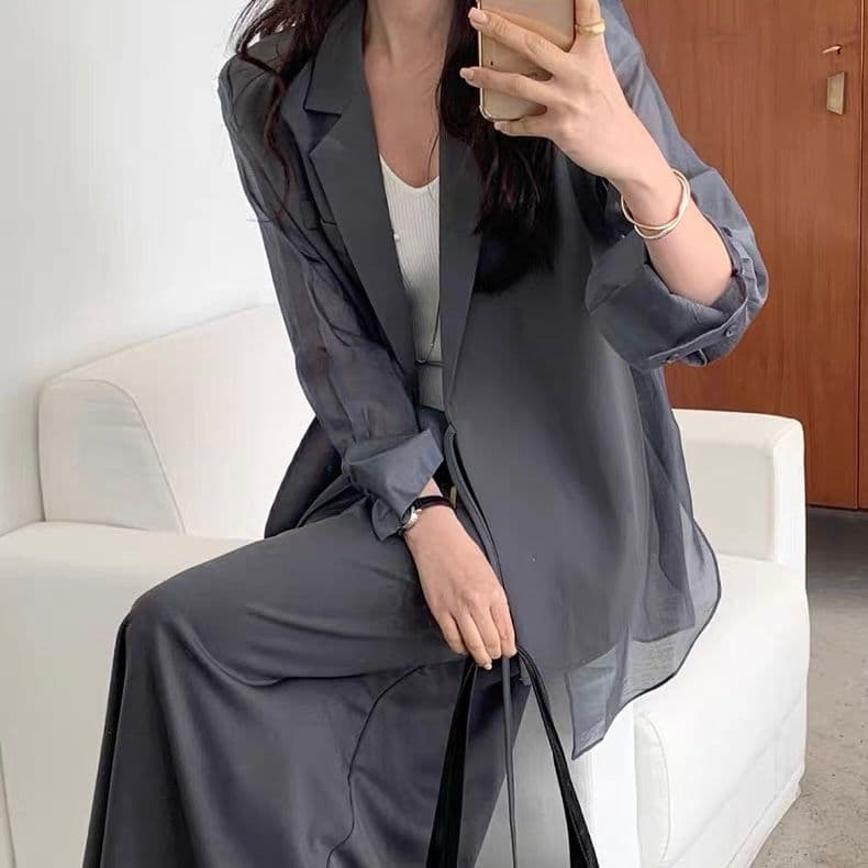 モード系 体型カバーも叶える、涼感アシンメトリーブラウス｜レイヤード風デザイン×フレアスリーブで夏映え確定