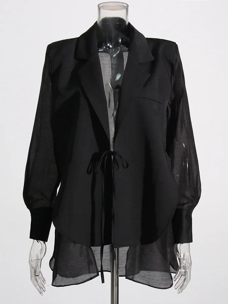 モード系 体型カバーも叶える、涼感アシンメトリーブラウス｜レイヤード風デザイン×フレアスリーブで夏映え確定