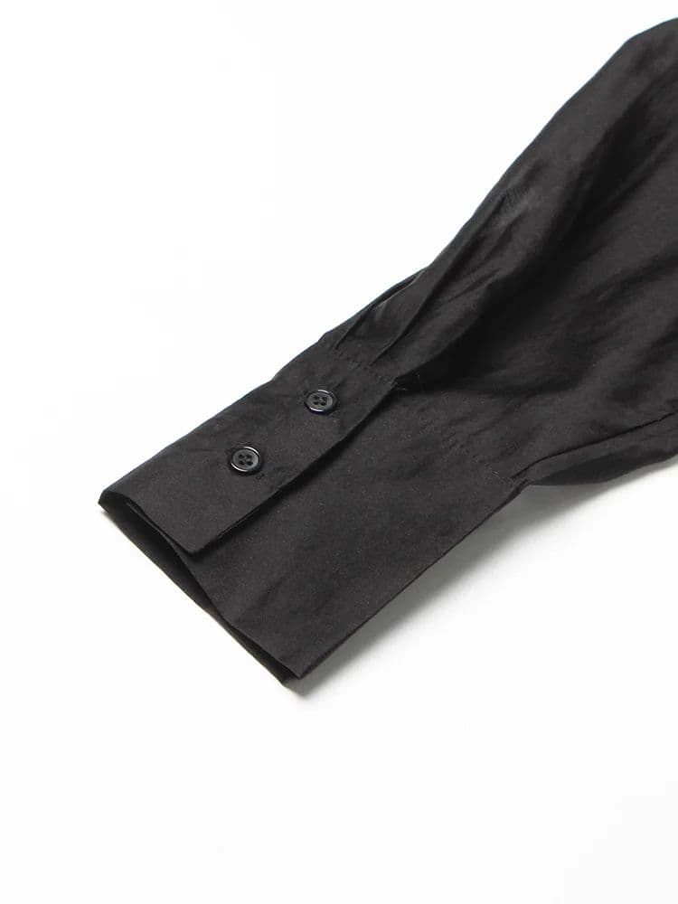 モード系 体型カバーも叶える、涼感アシンメトリーブラウス｜レイヤード風デザイン×フレアスリーブで夏映え確定