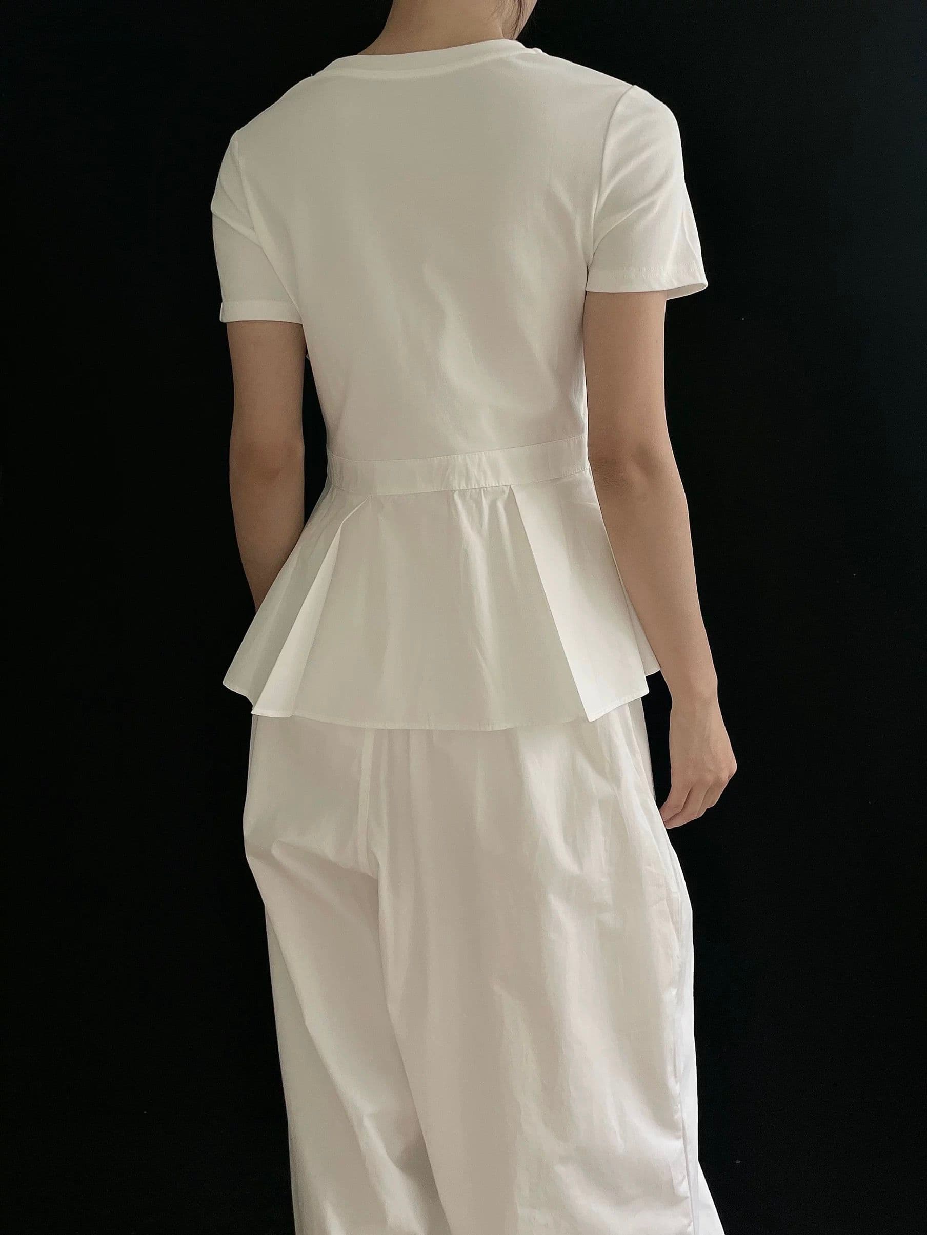 モード系ファッション アシンメトリーデザインTシャツ｜モード系×立体ドレープで華やか見え