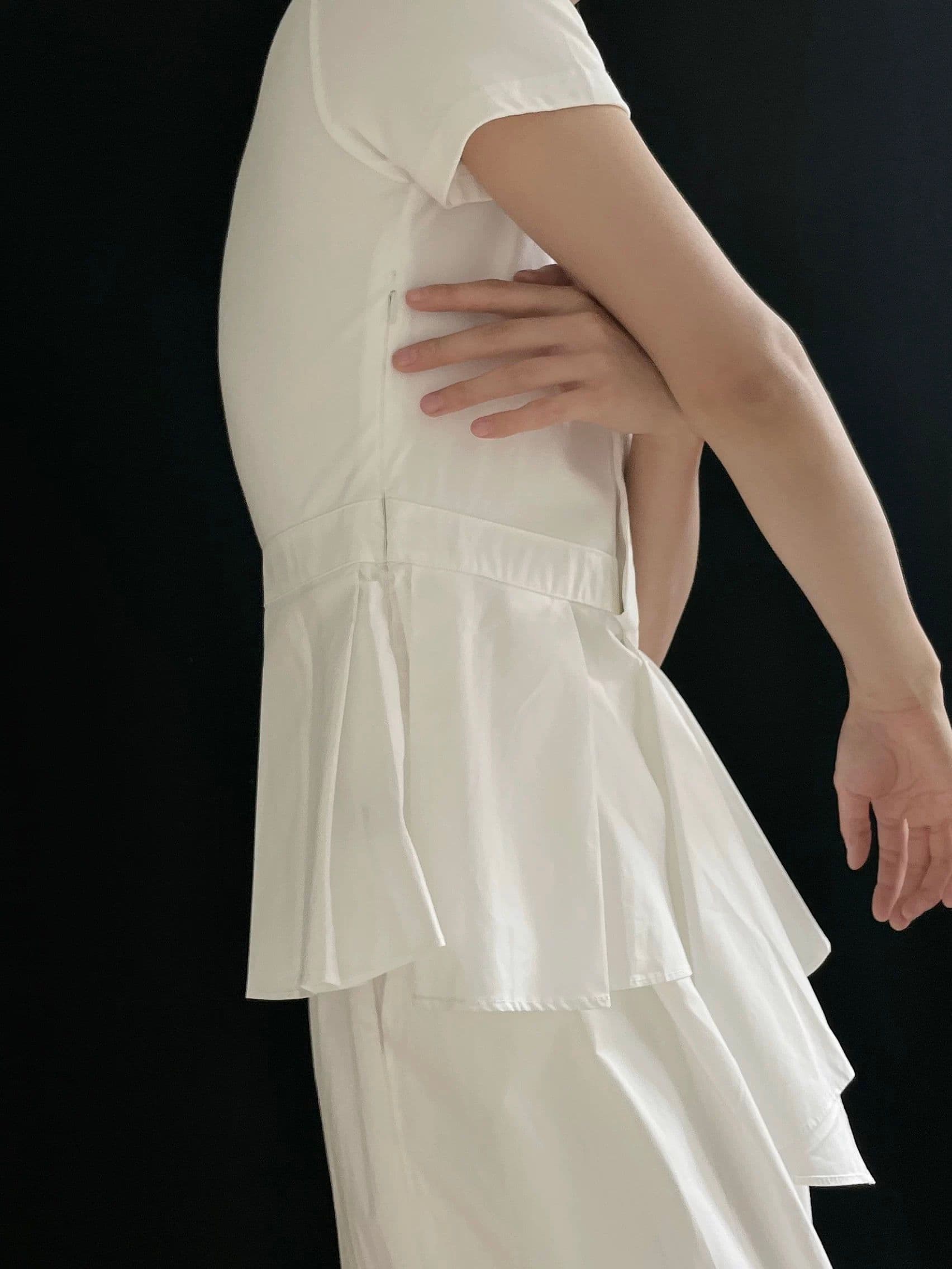 モード系ファッション アシンメトリーデザインTシャツ｜モード系×立体ドレープで華やか見え