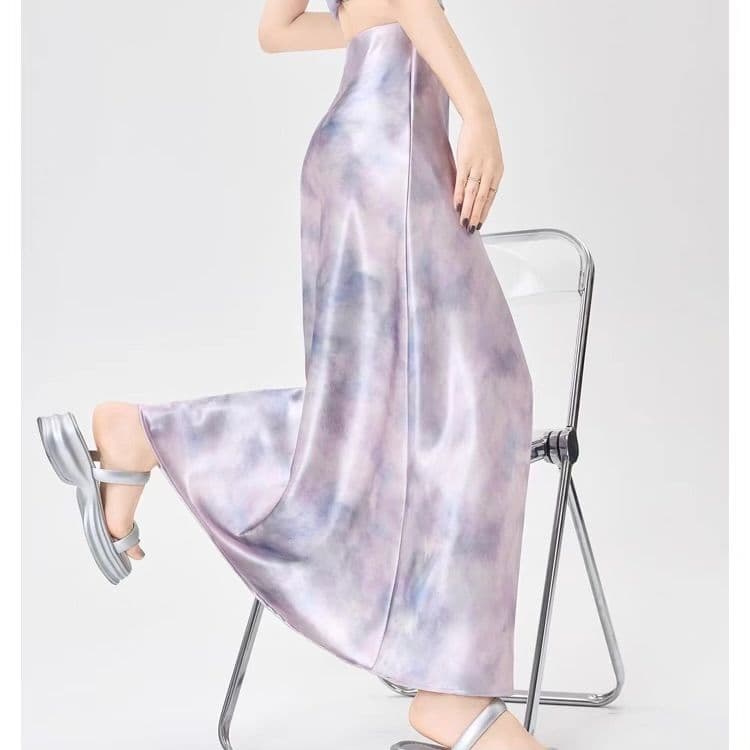 モード系 体型カバーも映えも叶える｜骨格ストレート向け水彩グラデーションスカート