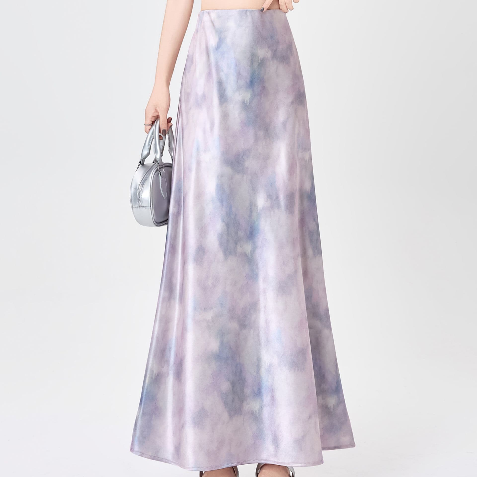 モード系 体型カバーも映えも叶える｜骨格ストレート向け水彩グラデーションスカート