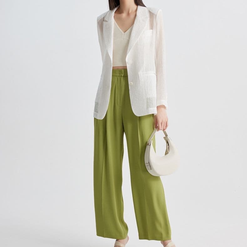 モード系 骨格ストレートも映える｜涼感シアーのライトジャケット