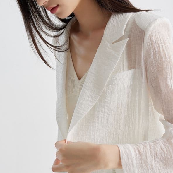 モード系 骨格ストレートも映える｜涼感シアーのライトジャケット
