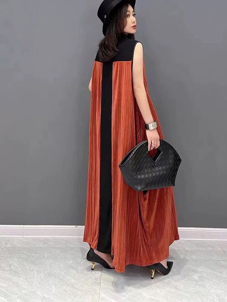 モード系ファッション バイカラープリーツロングワンピース｜美シルエットと存在感で魅せる主役アイテム