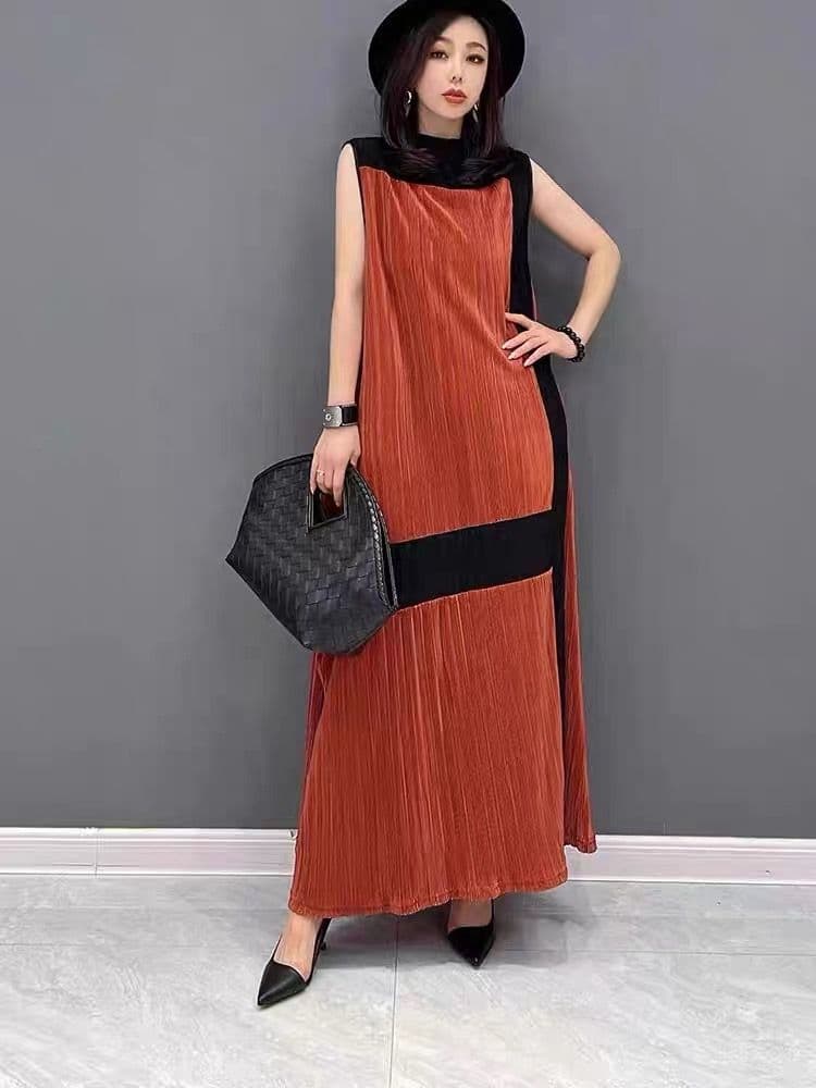 モード系ファッション バイカラープリーツロングワンピース｜美シルエットと存在感で魅せる主役アイテム