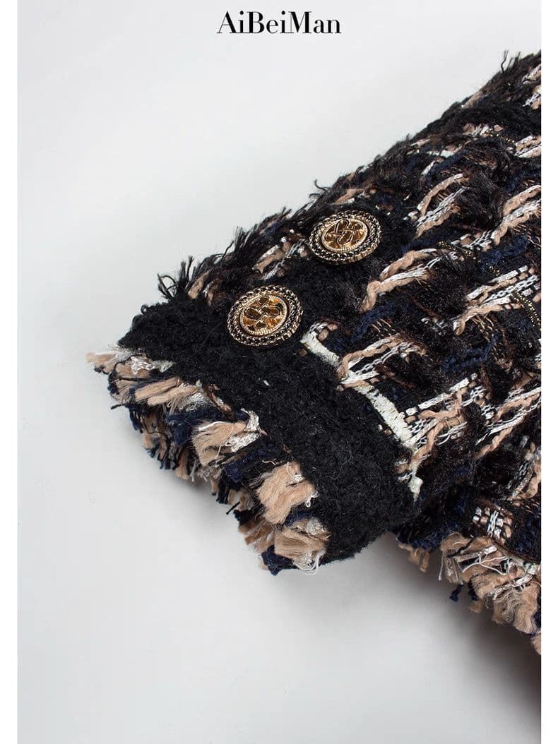 モード系ファッション【S〜L対応】金ボタンツイードショートジャケット／ダウン風中綿入りショート丈アウター