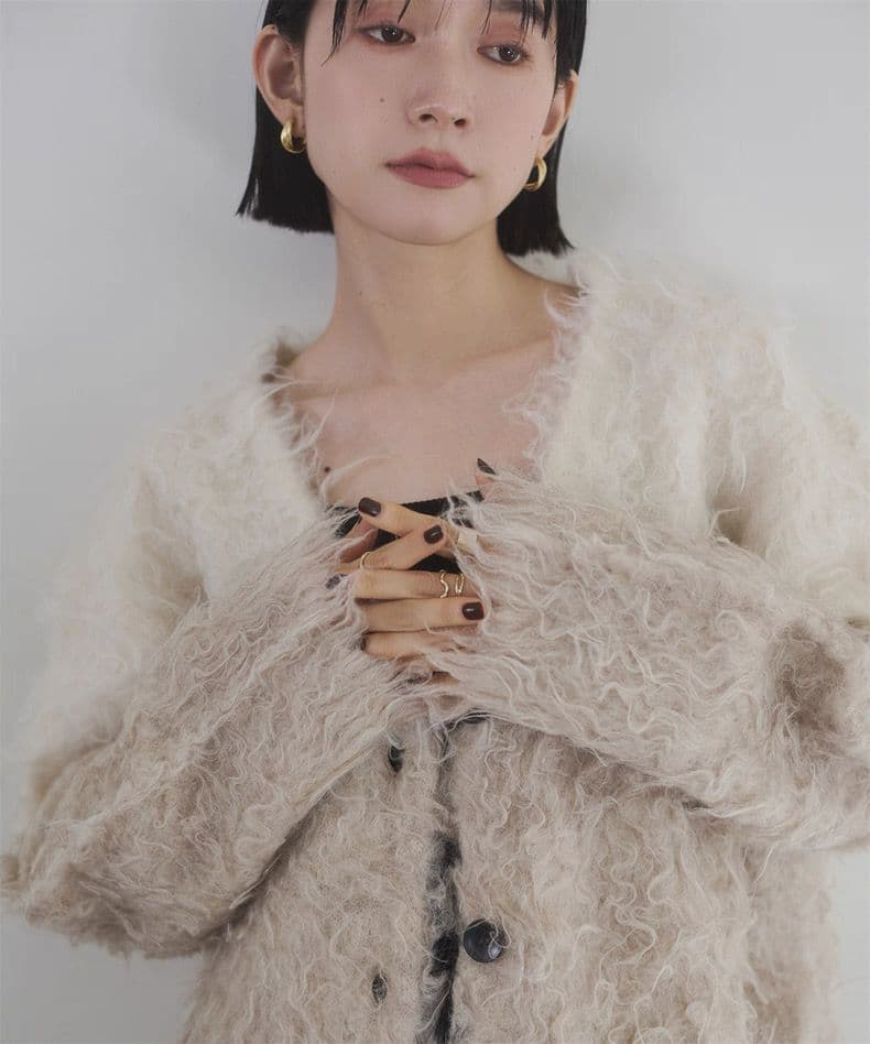 モード系ファッション【極上の存在感】Vネック シャギーヤーン ニットカーディガン（ゆったりサイズ）