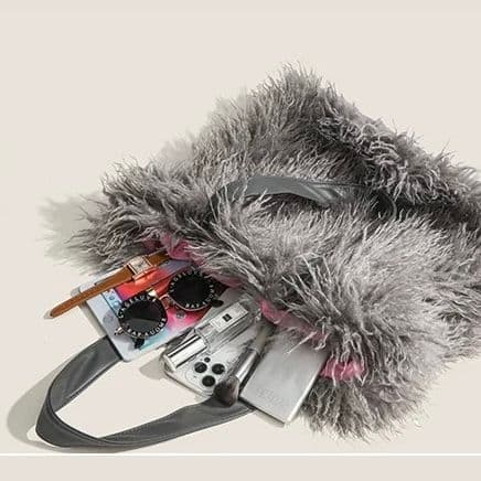モード系ファッション【大容量×ふわモード】フェイクファーショルダーバッグ（グレー）