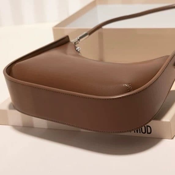 モード系 【牛革】ウェーブメタルハンドル レザーワンショルダーバッグ