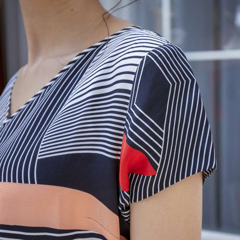 モード系ファッション 幾何学柄マキシワンピース